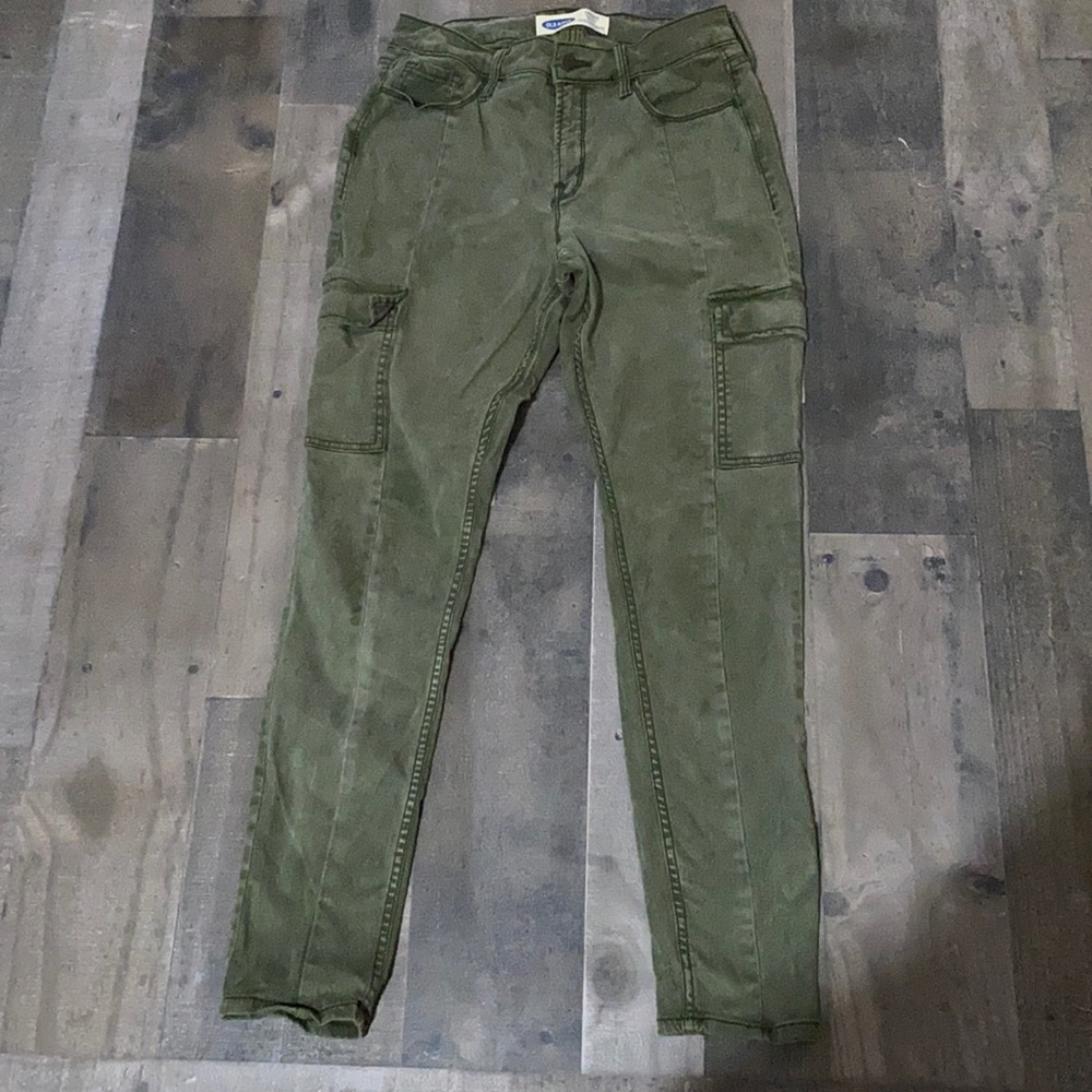 Army green women’s cargo pants!